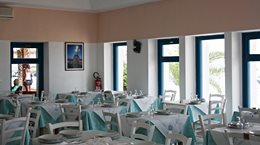 Restaurant room
